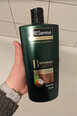 Matu šampūns ar kokosriekstu pienu un alvejas ekstraktu Tresemme Botanique Nourish and Replenish 700 ml