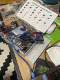 Arduino UNO stila izglītības elektronikas komplekts ir vieda shēma. Viedās shēmas ar mikrokontrolleru