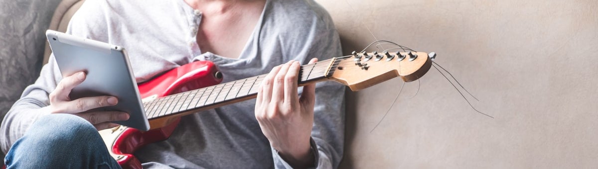 3 veidi, kā pašam noskaņot ģitāru